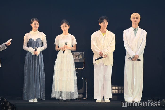 (左から)池端杏慈、當真あみ、齋藤潤、吉澤要人(C)モデルプレス