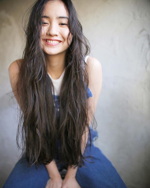 ロングの髪型の女性必見 21秋にトレンドのおしゃれヘアスタイルをご提案 モデルプレス