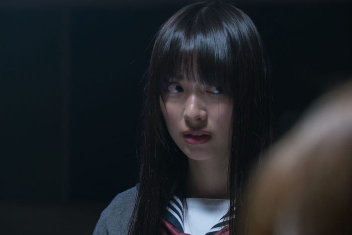 内田理央(C)山口ミコト・佐藤友生/講談社 (C)2017「トモダチゲーム」製作委員会