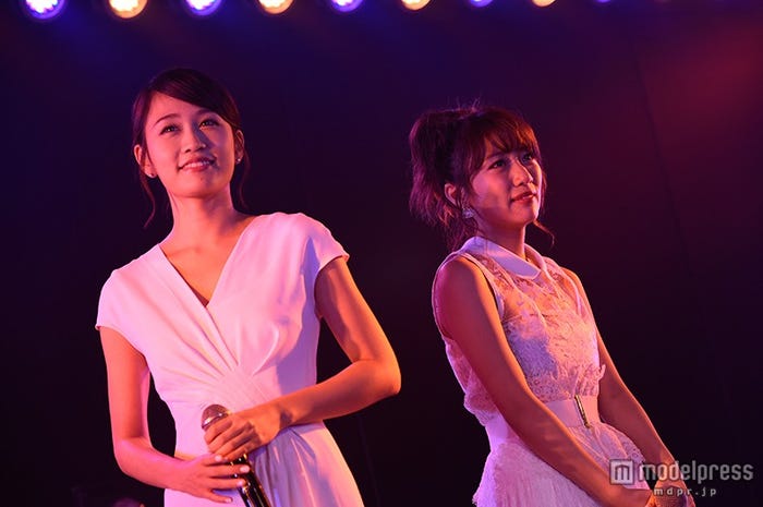 前田敦子、高橋みなみ(C)AKS