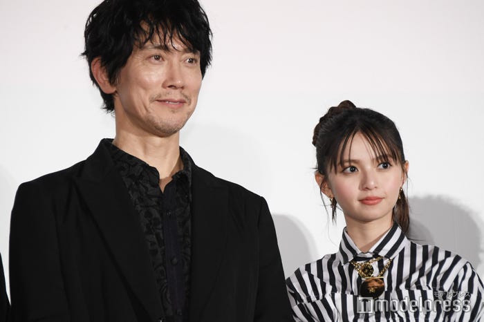 佐々木蔵之介、齋藤飛鳥(C)モデルプレス