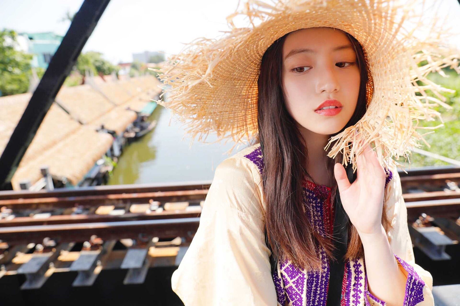 公開されたアザーカット　撮影＝三宮幹史／「今田美桜写真集 ラストショット」（講談社）より