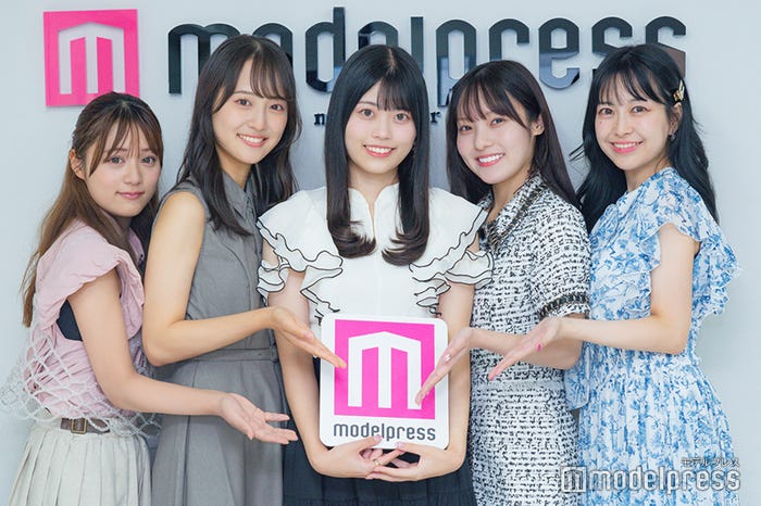(左から)西村菫さん、齊藤美雅さん、堤彩乃さん、中村月海さん、土川満里奈さん※岡崎桜央莉 さんは撮影日欠席(C)モデルプレス