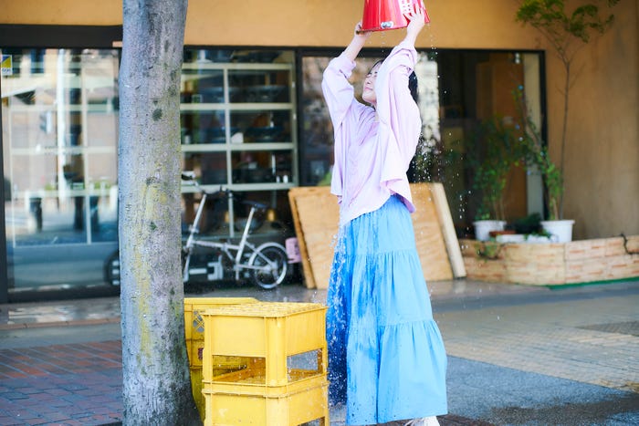 大原櫻子/「びしょ濡れ探偵 水野羽衣」第1話より(C)テレビ東京