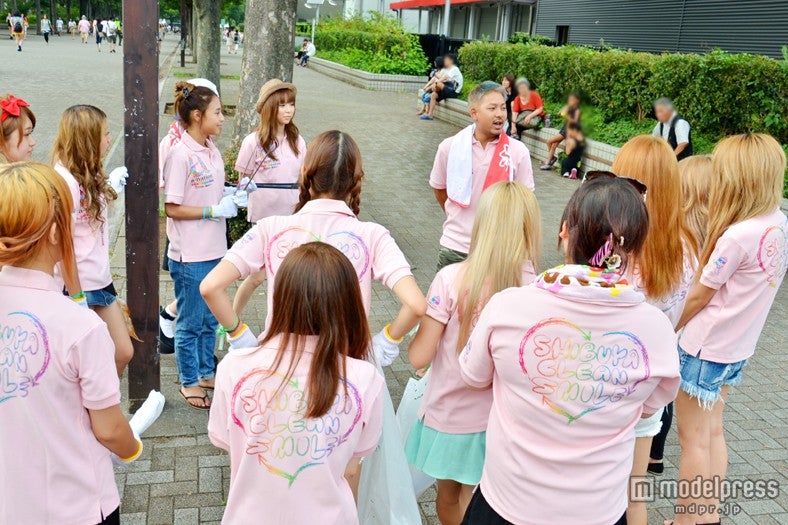 士気を高めるメンバー／「SHIBUYA CLEAN SMILE」