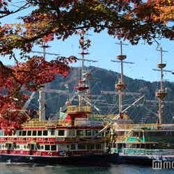 芦ノ湖の紅葉／画像提供：箱根海賊船