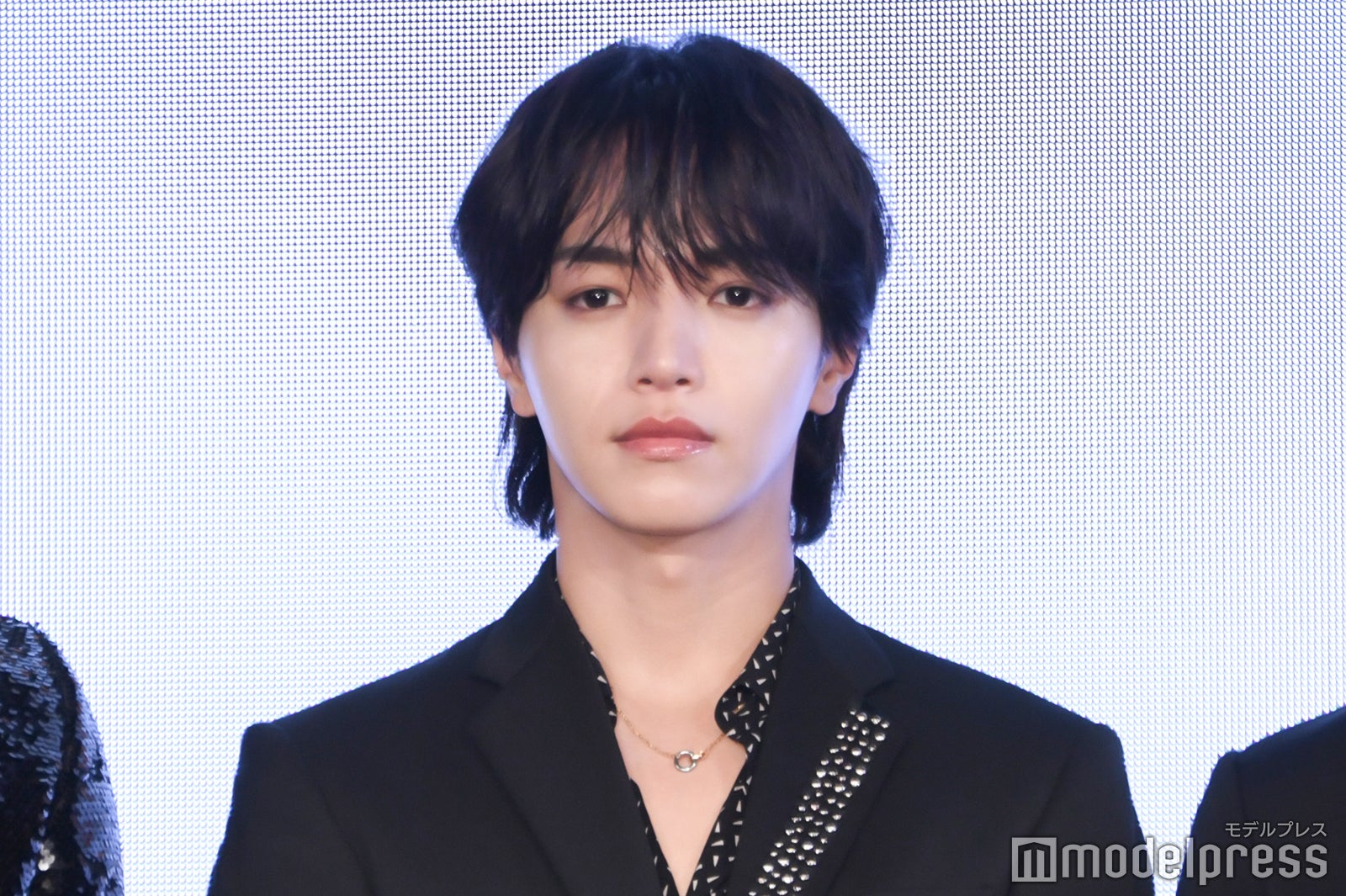 佐藤景瑚に驚いていた大平祥生（C）モデルプレス