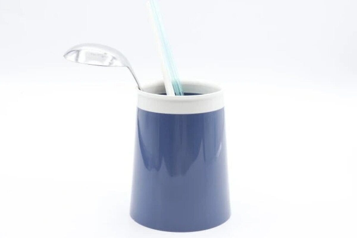 ダイソー　KOKU箸立て（アイアンブルー）