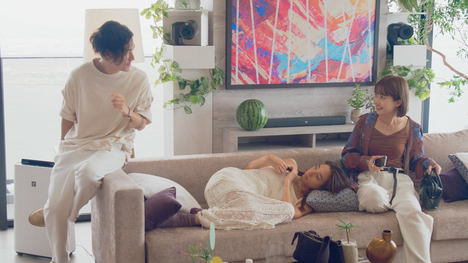 「ラブ トランジット」第2話（C）2023 Amazon Content Services, LLC or its Affiliates. All Rights Reserved.