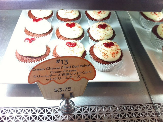 クリームチーズののった「レッドベルベット」が1番人気／photo by Rachel from Cupcakes Take the Cake