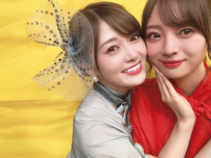 乃木坂46白石麻衣 梅澤美波と 涙の2ショット 卒業記念メモリアルマガジン モデルプレス