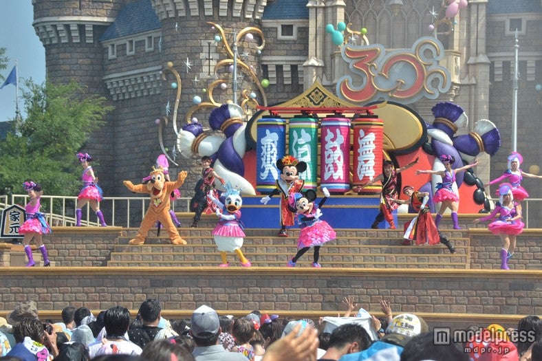 スパークリング・サマースターズ／爽涼鼓舞“THE EMBU”／東京ディズニーランドの夏のスペシャルイベント「ディズニー夏祭り」