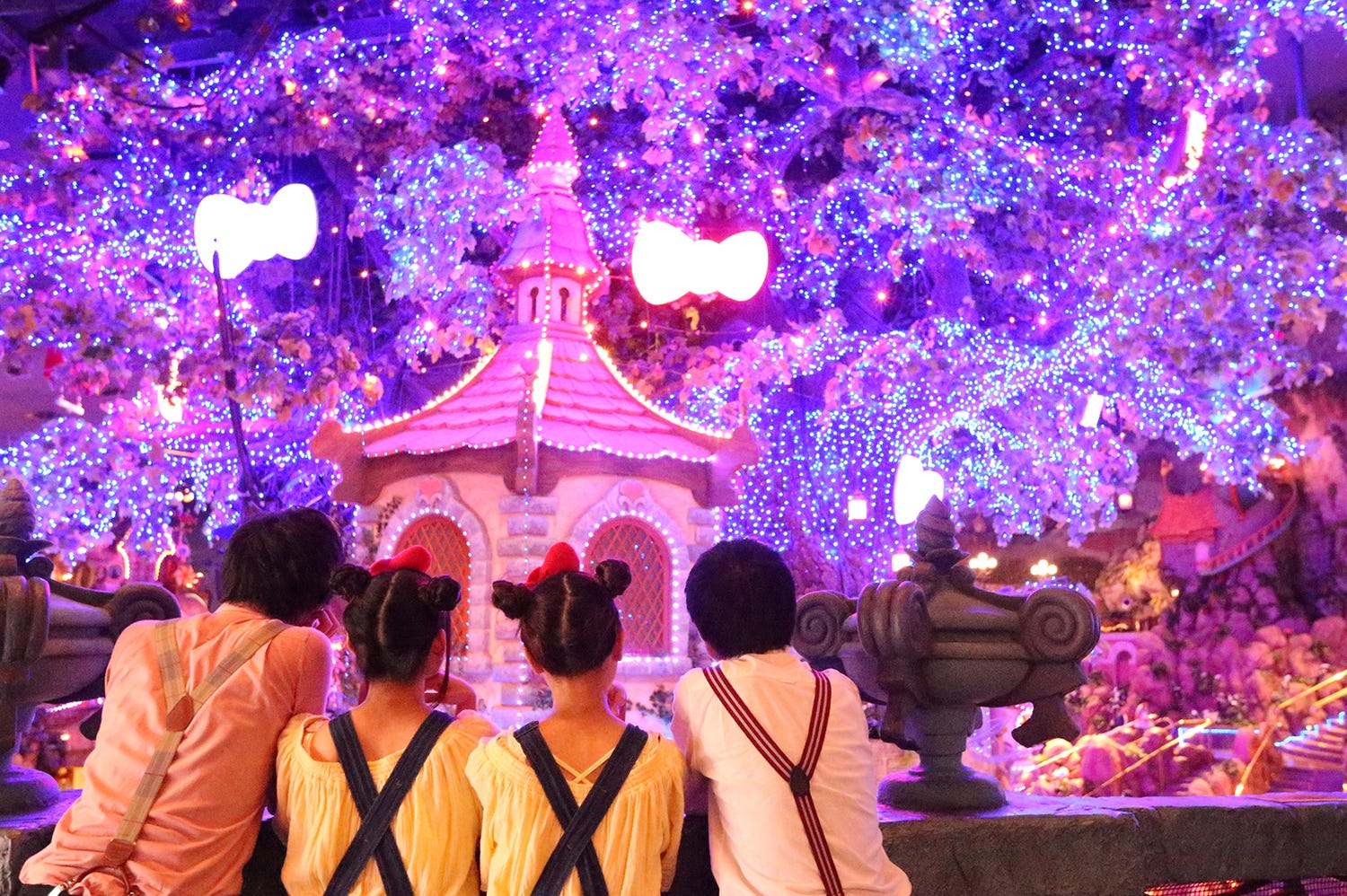 サンリオピューロでホワイトクリスマス!綺羅びやかな新作ショーを毎日上演