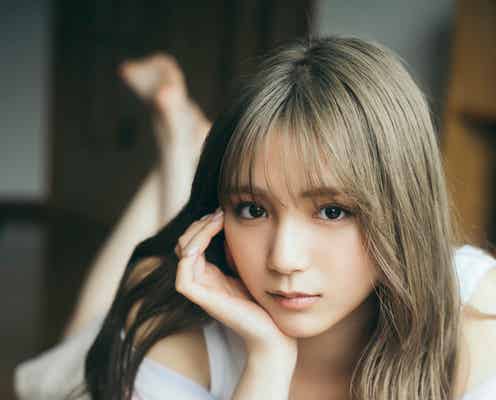 「めざまし」イマドキガール・愛来、ミニ丈コーデで美脚輝く【デジタルフォトブック「愛来 雨上がり愛し」】