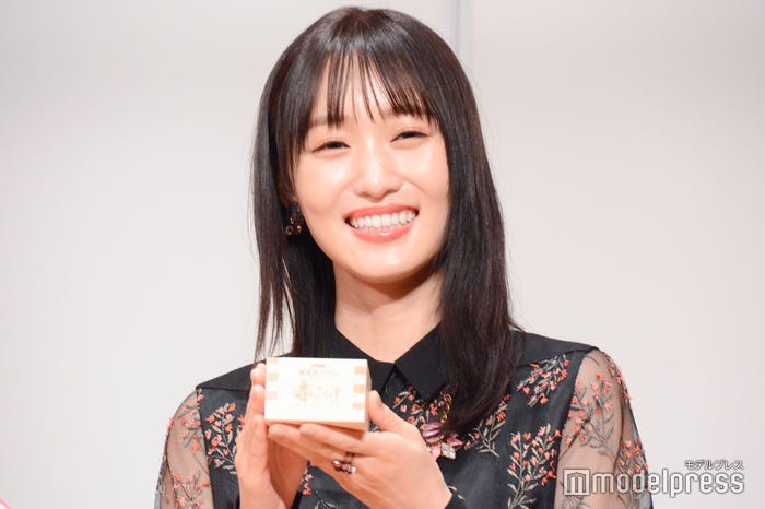 菅井友香(C)モデルプレス