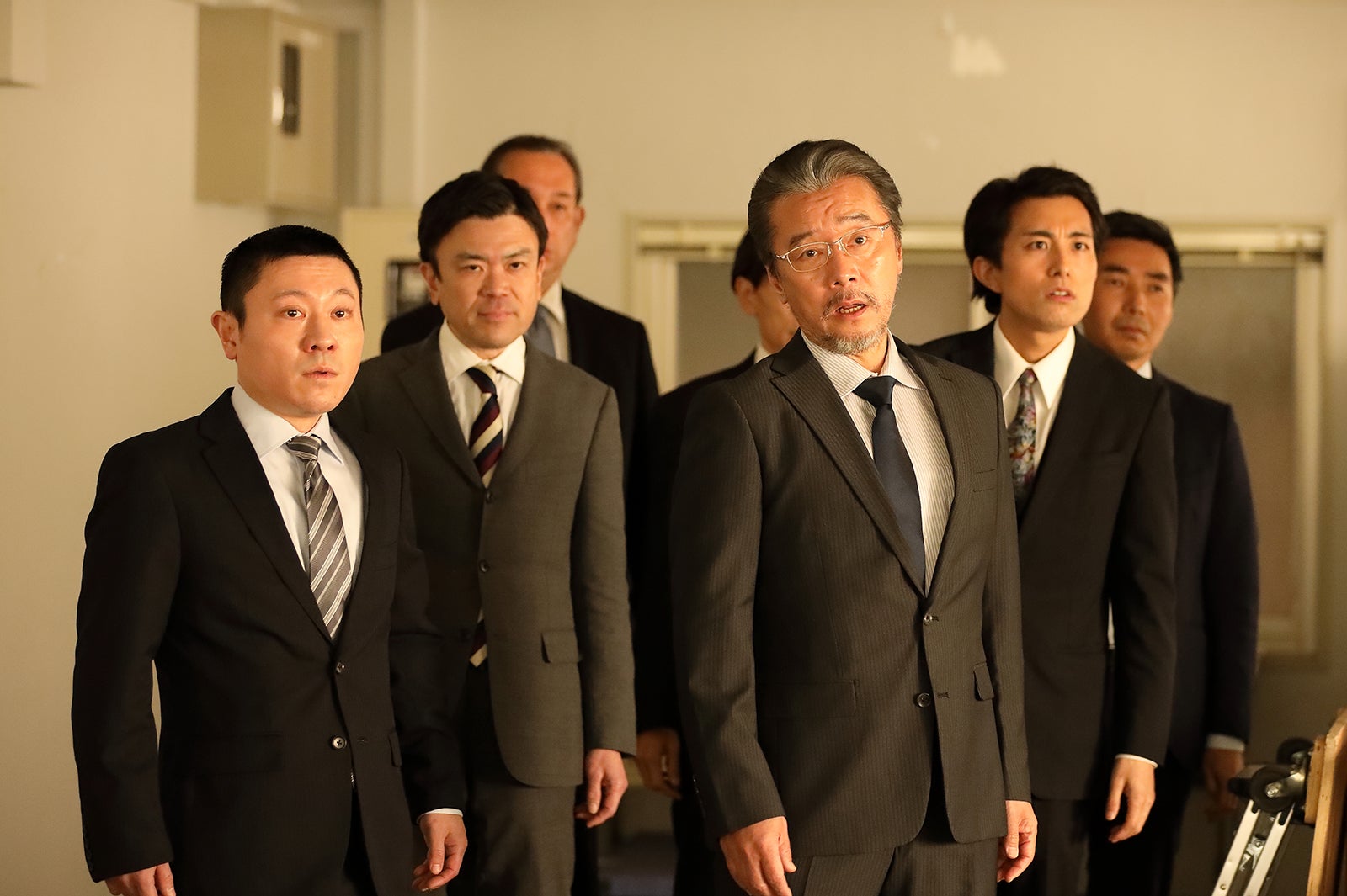 尾美としのりら「マルス-ゼロの革命-」第3話より（C）テレビ朝日