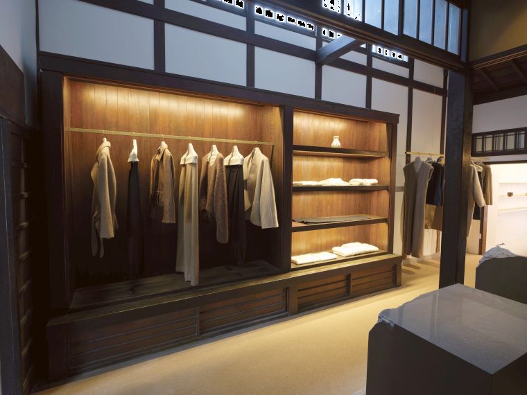 「T.T」 京都にウィメンズの直営店 総合芸術の豊かさを体感