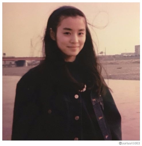 石田ゆり子、20歳頃の写真を公開「今も昔も美人」「全然変わらない」と絶賛の声