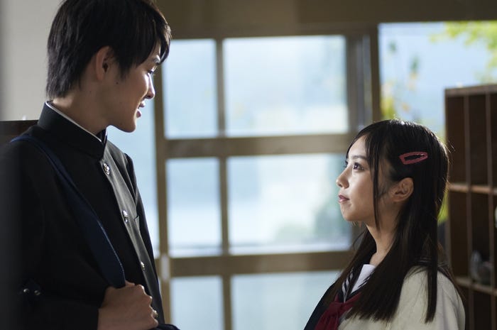 望月歩、与田祐希/「モブサイコ100」第4話より(C)ONE・小学館/ドラマ「モブサイコ100」製作委員会