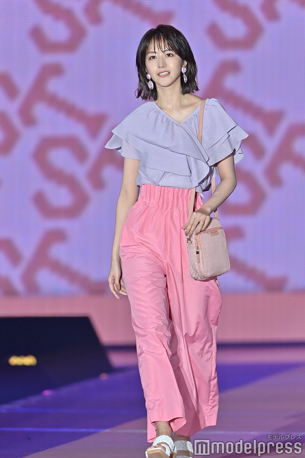 （C）モデルプレス