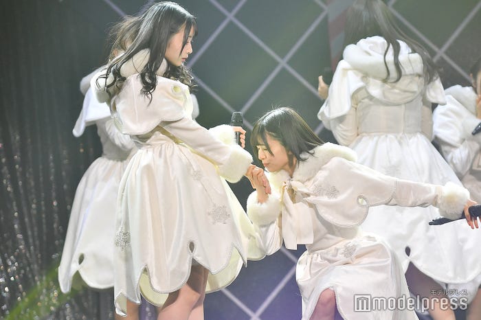 柿崎芽実、松田好花/「けやき坂46 ひらがなくりすます2018」(C)モデルプレス