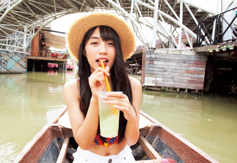 『黒木ひかり1st写真集 現在地→卒業』（徳間書店）撮影：佐賀章広