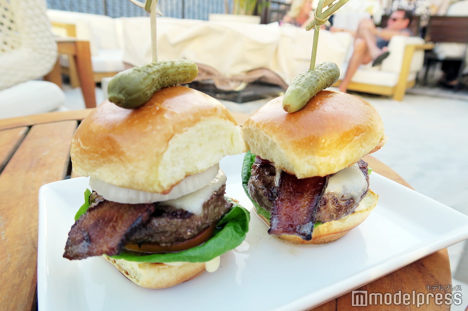 チーズバーガースライダー＄9（C）モデルプレス