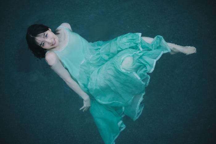 「桜井日奈子2024カレンダーブック」より(画像提供:東京ニュース通信社)