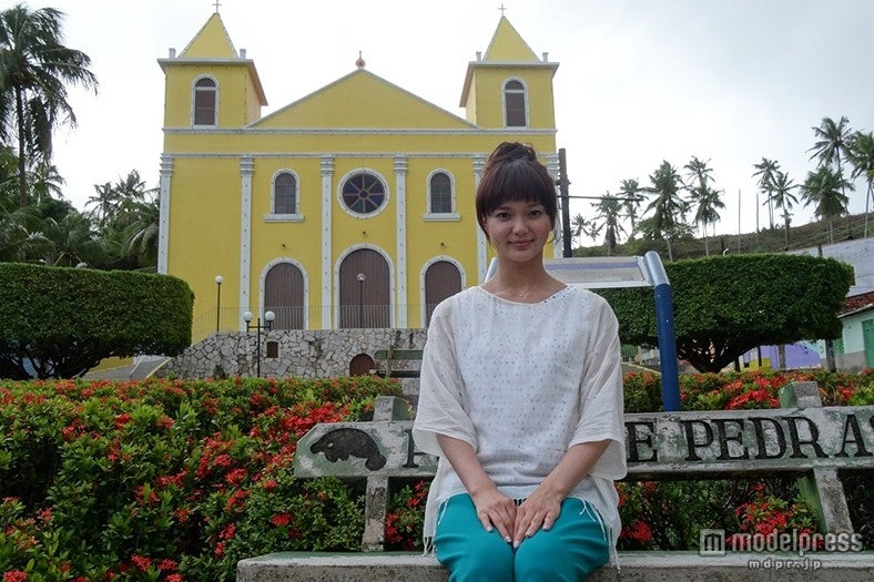 マナティーの村を訪れた多部未華子／画像提供：中京テレビ