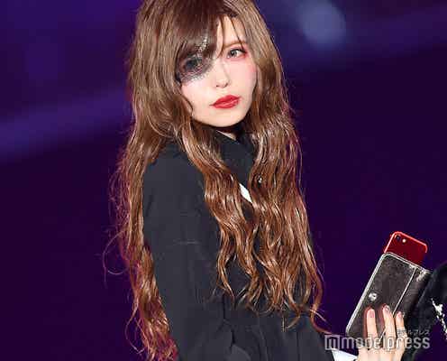 益若つばさ、意外すぎる美肌の秘訣を語る<関コレ2018A/W>