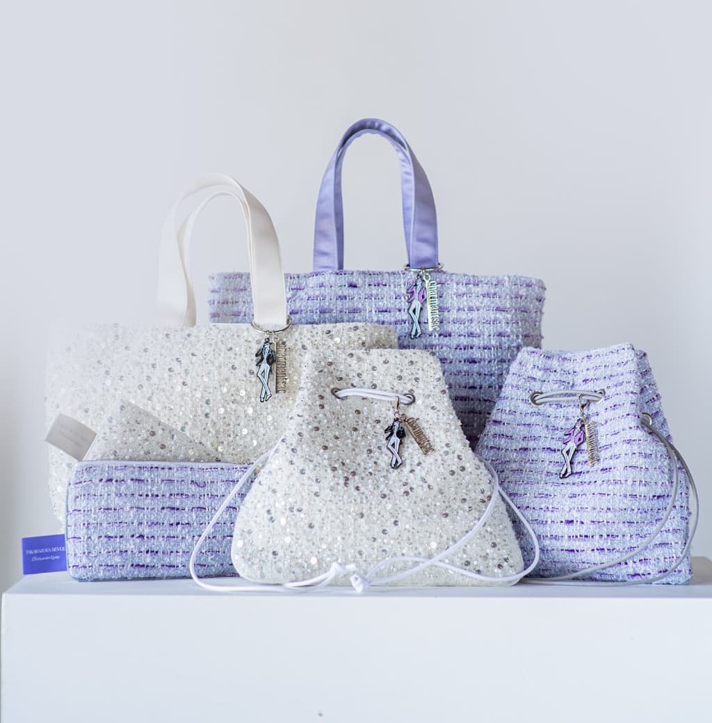 「宝塚歌劇」と2つのバッグブランドがコラボレーション！ 舞台衣装や各組を表現したデザインにときめく♡