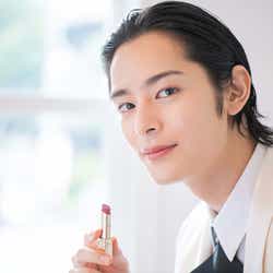 モデルプレス - 塩野瑛久、キスストーリーで7変化 “非現実的な美しさ”で起用