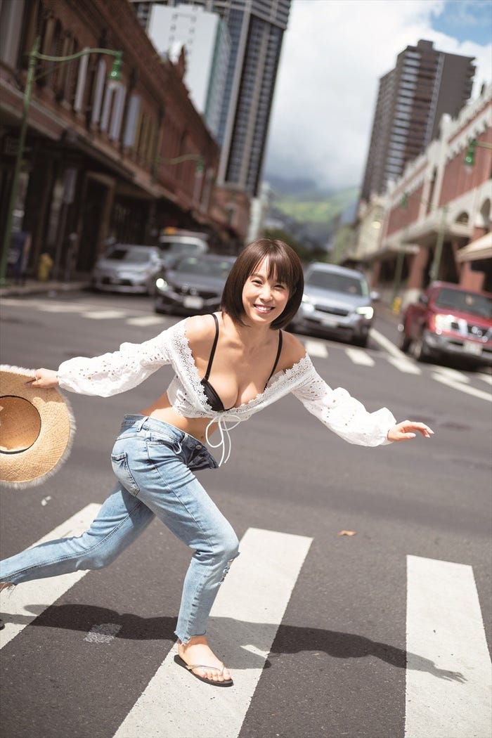 犬童美乃梨 写真集『One da Full』(発売中)より(提供画像)