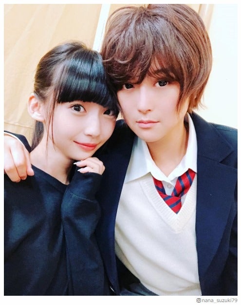 鈴木奈々、初男装が「イケメンすぎる」と話題　NGT48荻野由佳とカップルショット