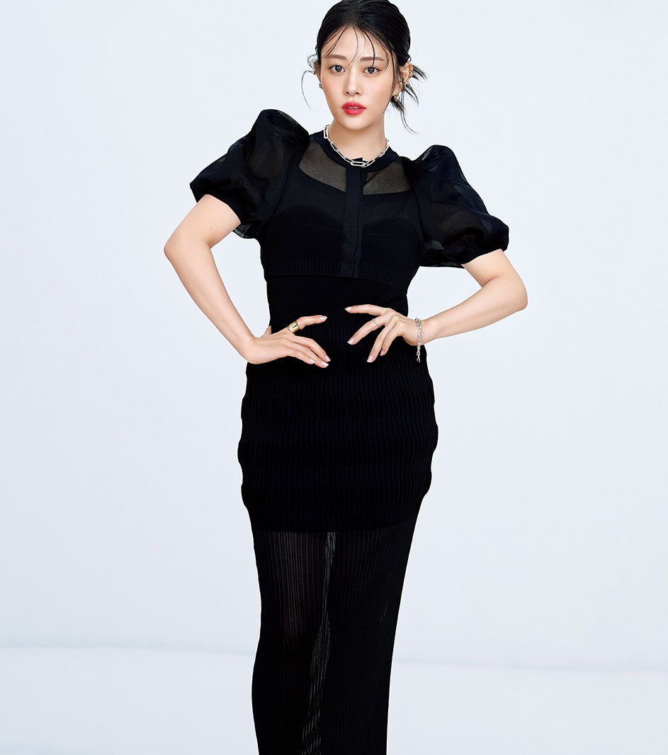 高畑充希、毎日実践しているスキンケア法明かす「美的」印象ガラリ“美しすぎる”2パターン表紙