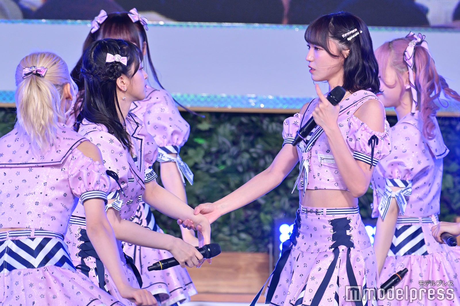 佐々木舞香、野口衣織（C）モデルプレス