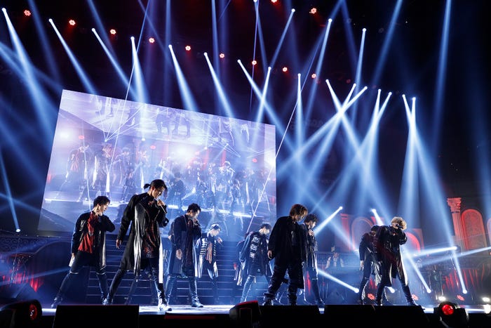 15th Anniversary SUPER HANDSOME LIVE「JUMP↑ with YOU」【16日夜公演】写真提供:アミューズ