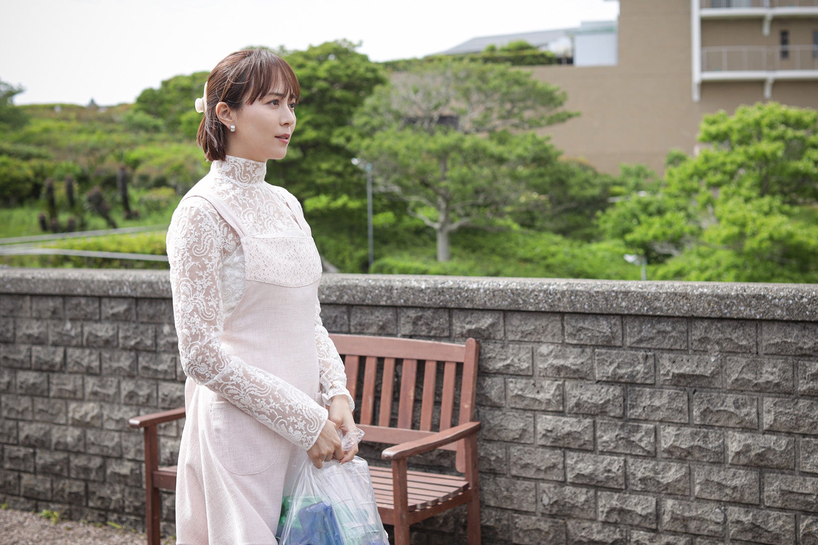 比嘉愛未「スカイキャッスル」第2話より（C）テレビ朝日