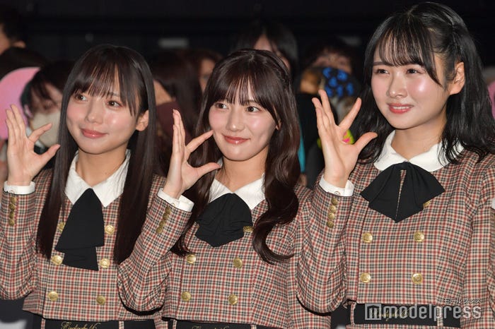 (左から)齊藤京子、河田陽菜、上村ひなの/日向坂46(C)モデルプレス