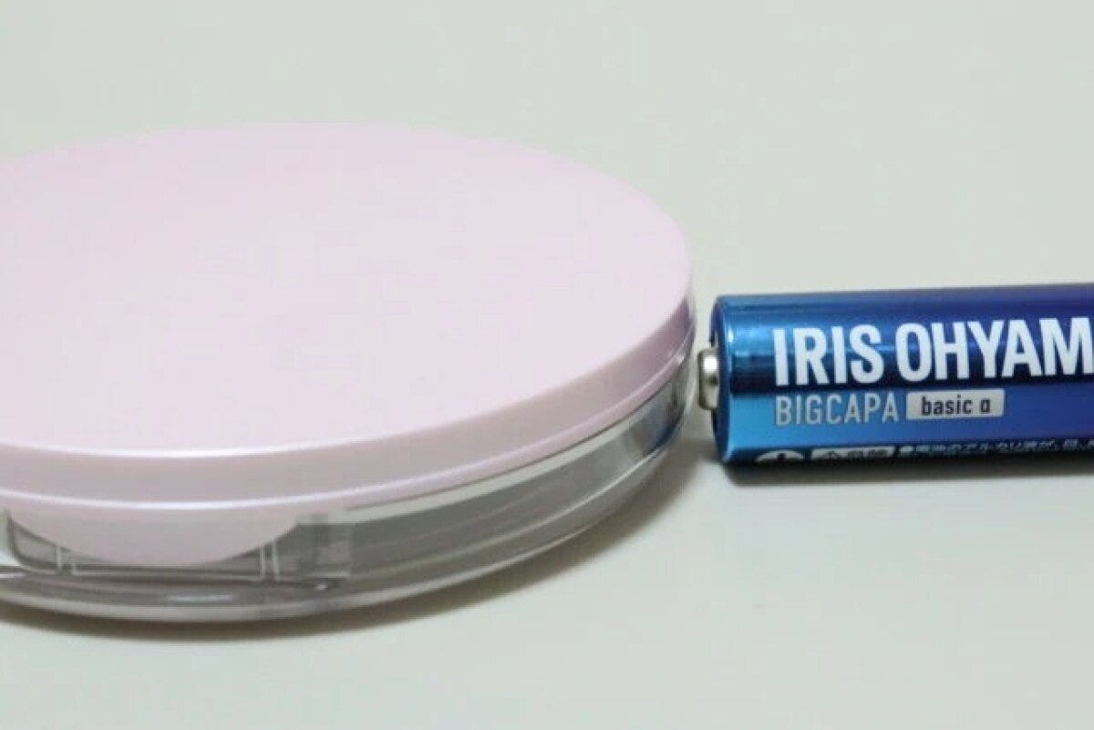 ダイソー　ミラー付パウダーケース（パフ入）