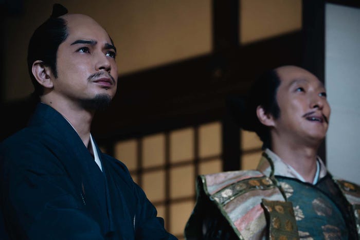 松本潤、中村七之助「どうする家康」第39話より(C)NHK