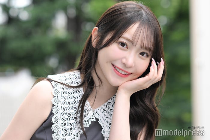 ロングヘアのかとゆり(C)モデルプレス
