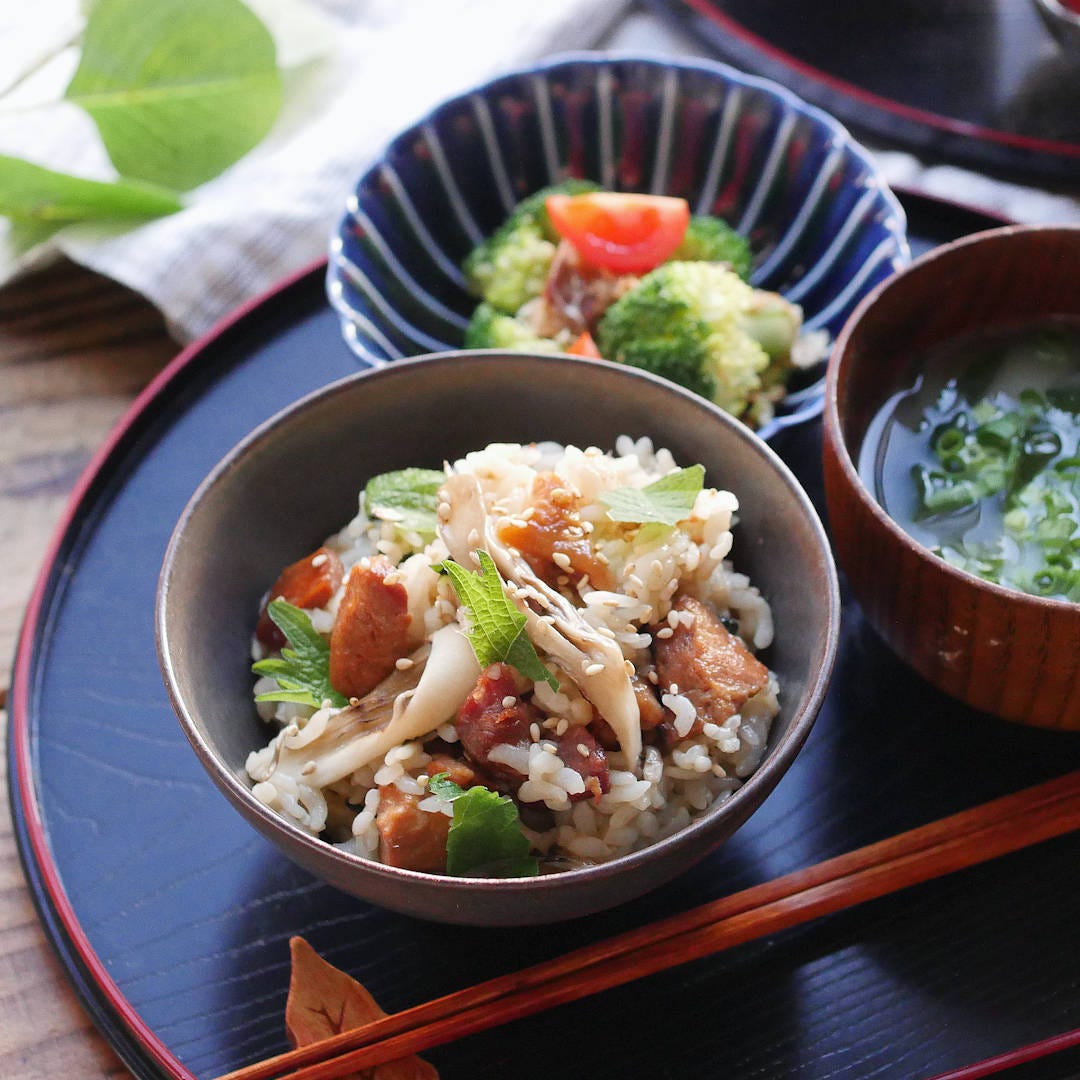 【缶詰レシピ】包丁いらず！焼き鳥とまいたけのしそバターご飯
