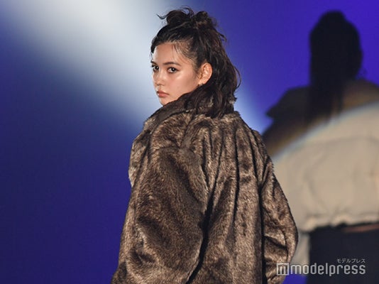 （C）モデルプレス