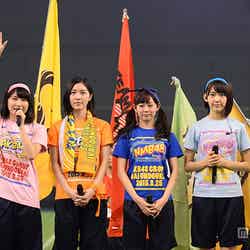 選手宣誓を行った（左から）横山由依、松井珠理奈、渡辺美優紀、宮脇咲良／「第1回AKB48グループ対抗 大運動会」（C）AKS