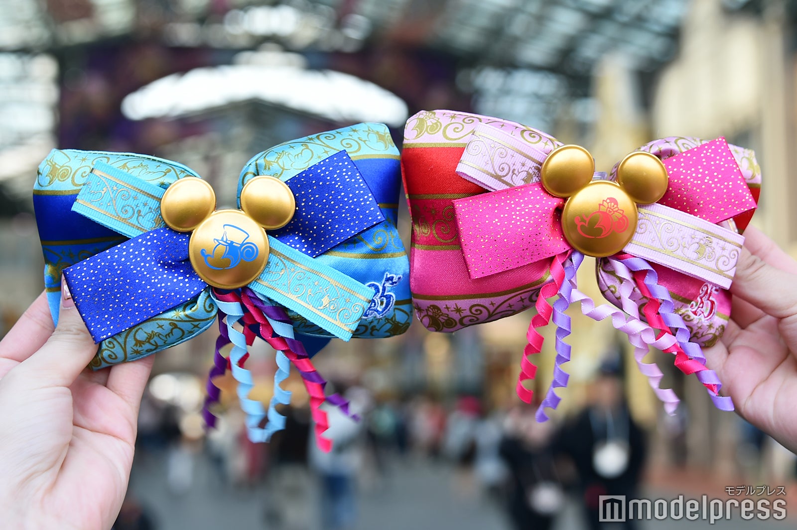 蝶ネクタイ（1個¥1,200） （C）モデルプレス（C）Disney