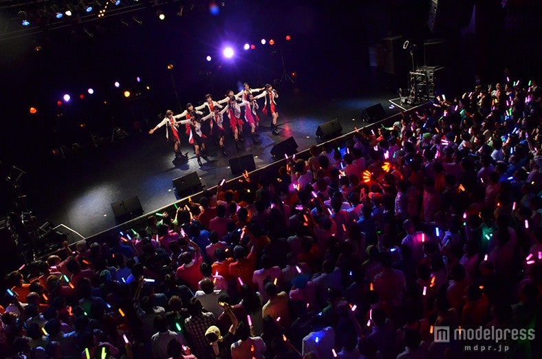 約1000人のファンが熱狂