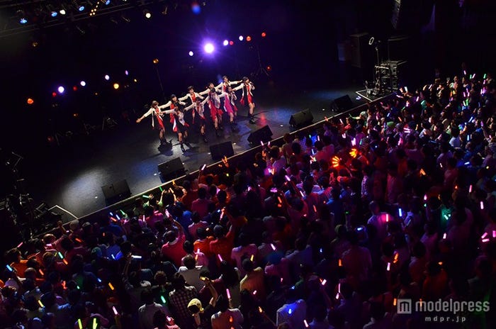 約1000人のファンが熱狂