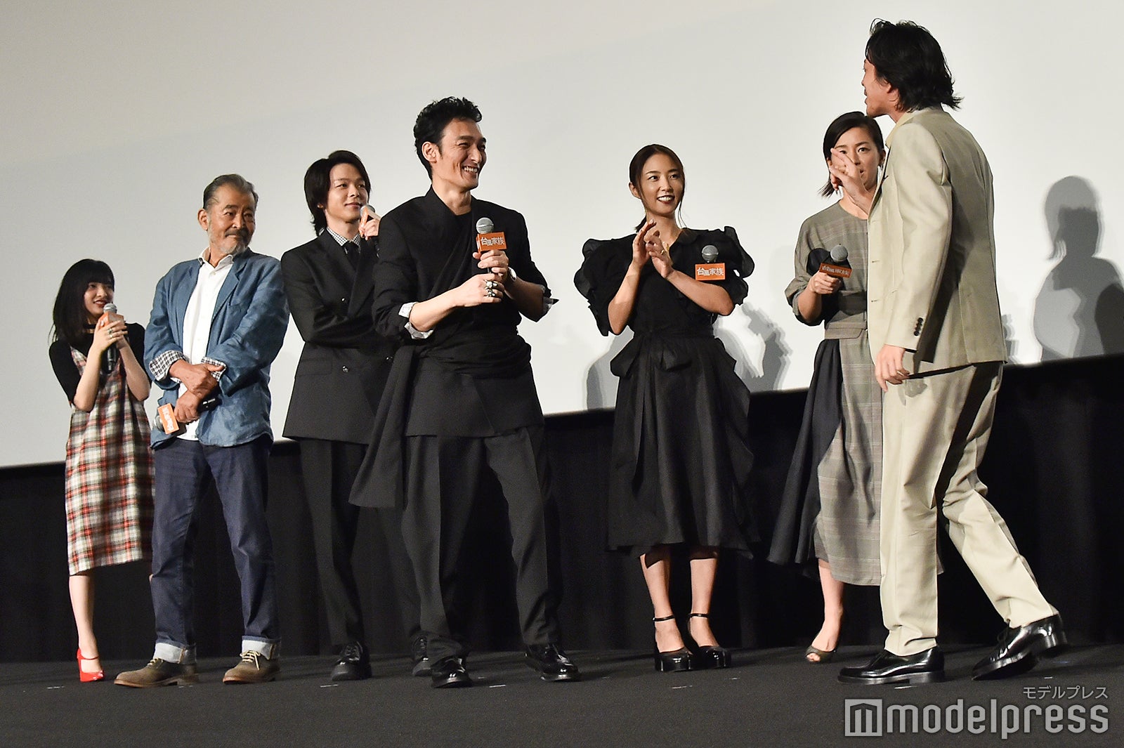 若葉「せっかくやってるのに喋りかけないでもらっていいですか！」と草なぎにクレーム （C）モデルプレス