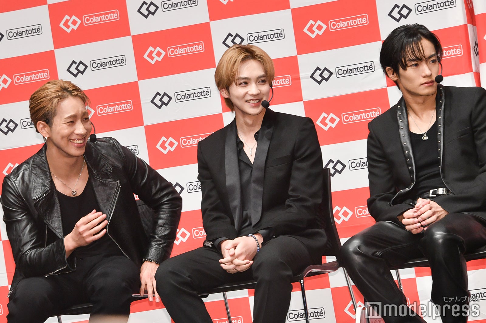 浦川翔平を見守る陣、吉野北人、川村壱馬（C）モデルプレス